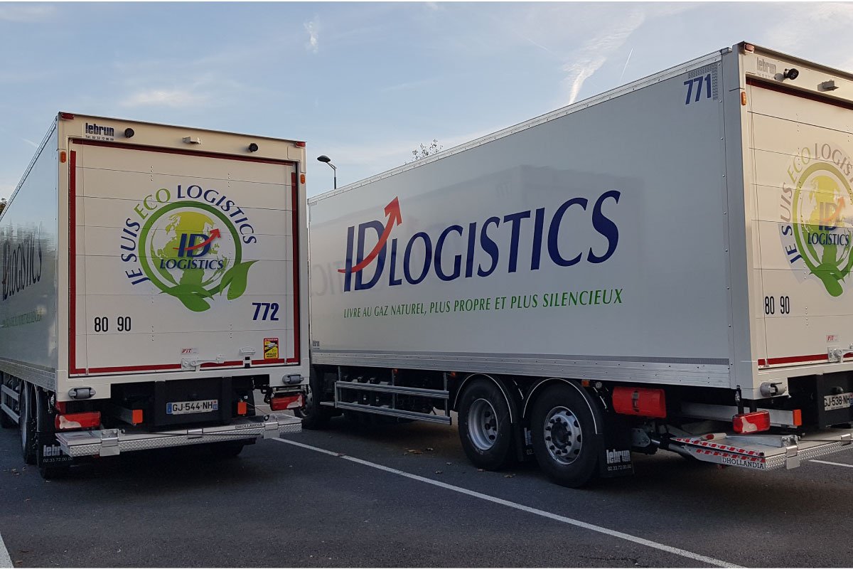 ID Logistics trucks "deliver with natural gas, cleaner and quieter" "I am eco Logistics".